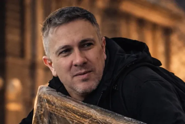 Lukáš Codr jel ukrást obraz pro Dejčmara. Přijel do špatné země.